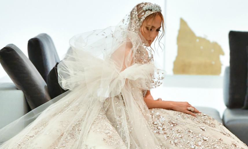 15 Modern Wedding Dresses Featuring Incredible Statement Details - Praise  Wedding